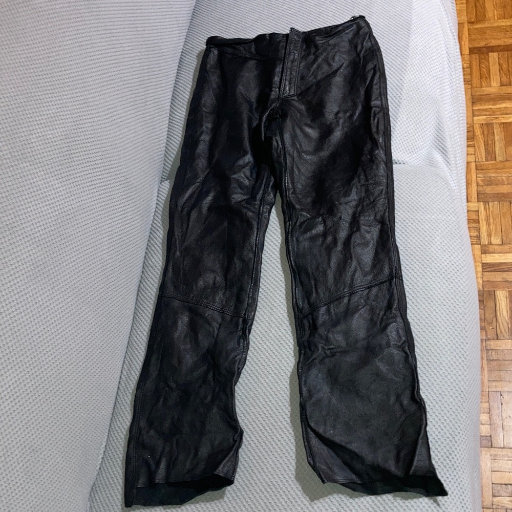 Guess womens Black genuine, Leather Pants